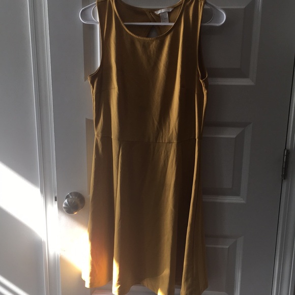 H & M womens mustard colored size M dress - Picture 7 of 10